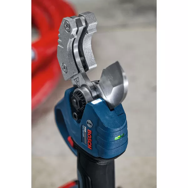 Aku nůžky na plastové trubky Bosch GPC 18V-32P Professional + L-Boxx