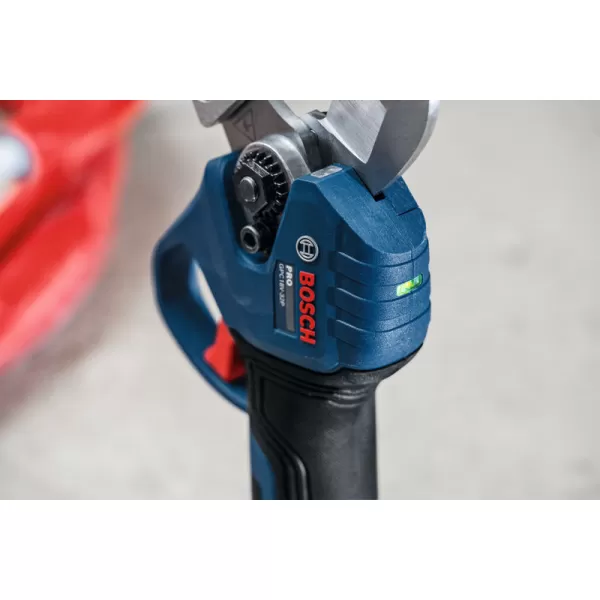 Aku nůžky na plastové trubky Bosch GPC 18V-32P Professional + L-Boxx