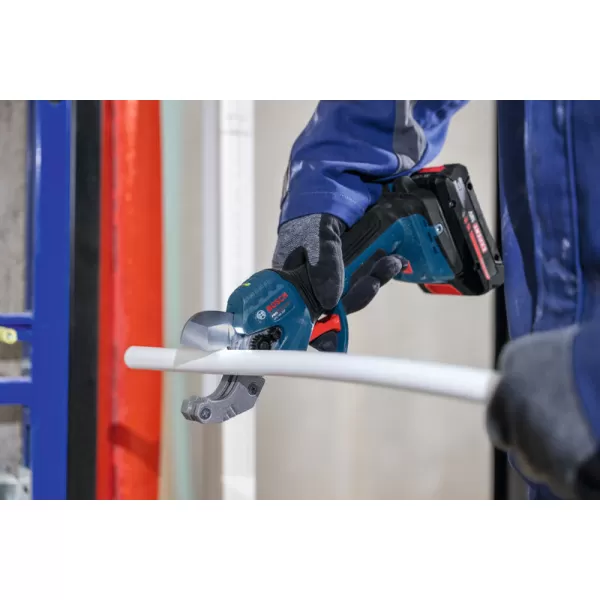 Aku nůžky na plastové trubky Bosch GPC 18V-32P Professional