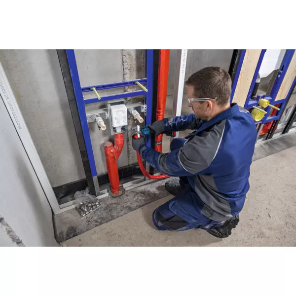 Aku nůžky na plastové trubky Bosch GPC 18V-32P Professional + L-Boxx